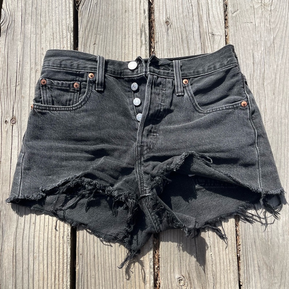 Levi 501 Black Shorts Size 25